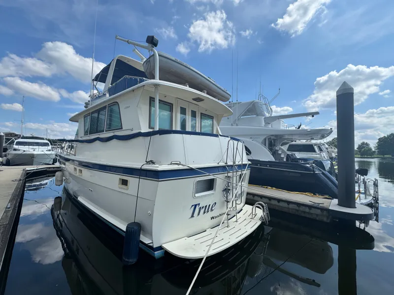 Slide: The Image of Hatteras 53 Extended Deck 1985 - 12