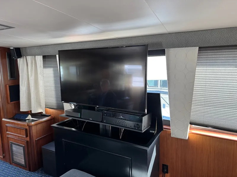 Slide: The Image of Hatteras 53 Extended Deck 1985 - 122