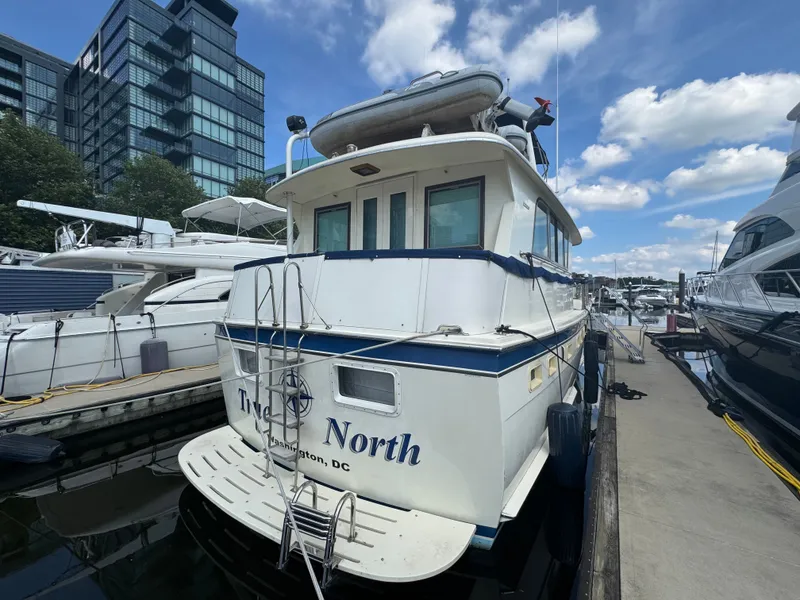 Slide: The Image of Hatteras 53 Extended Deck 1985 - 19