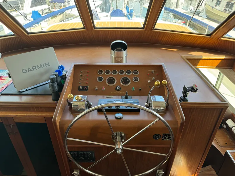 Slide: The Image of Hatteras 53 Extended Deck 1985 - 33