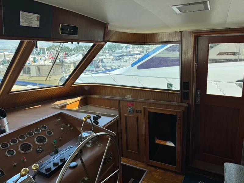 Slide: The Image of Hatteras 53 Extended Deck 1985 - 35