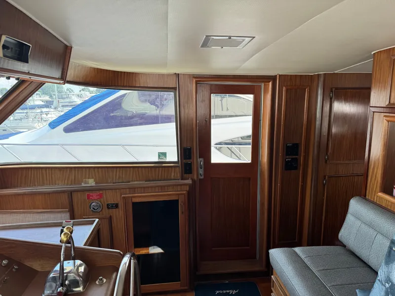 Slide: The Image of Hatteras 53 Extended Deck 1985 - 36