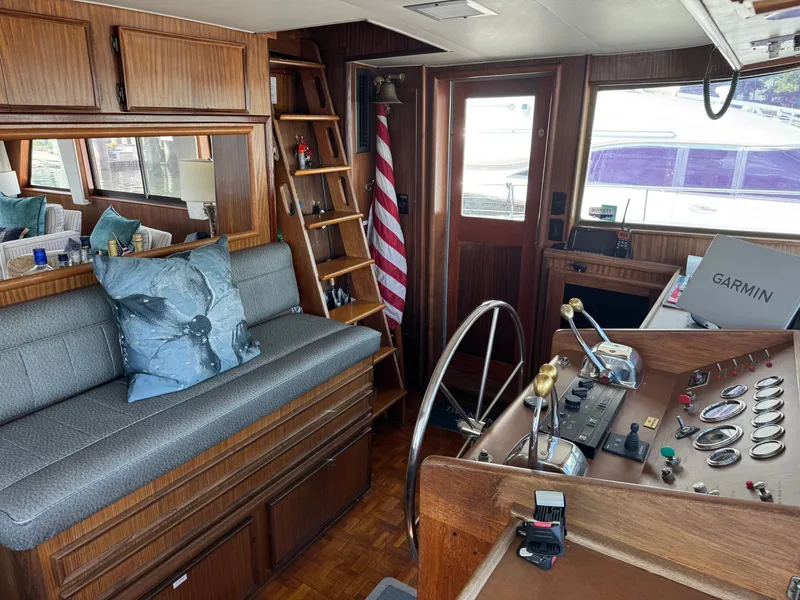 Slide: The Image of Hatteras 53 Extended Deck 1985 - 39