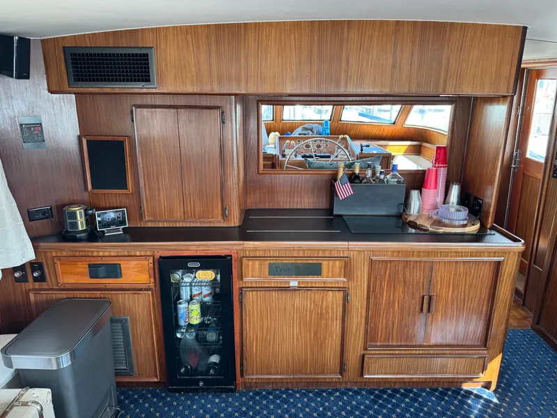 Slide: The Image of Hatteras 53 Extended Deck 1985 - 45