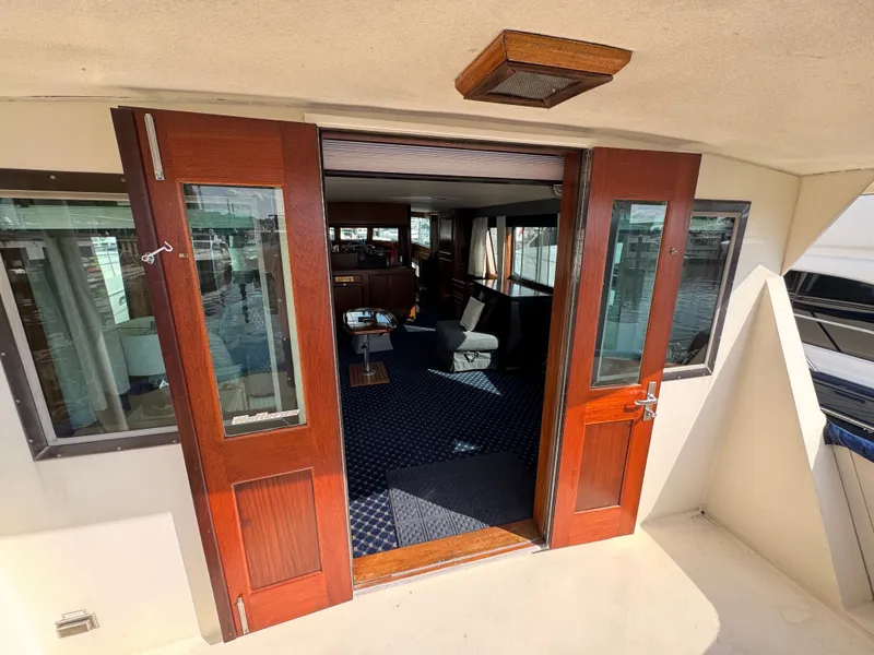 Slide: The Image of Hatteras 53 Extended Deck 1985 - 53