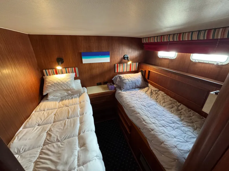 Slide: The Image of Hatteras 53 Extended Deck 1985 - 67