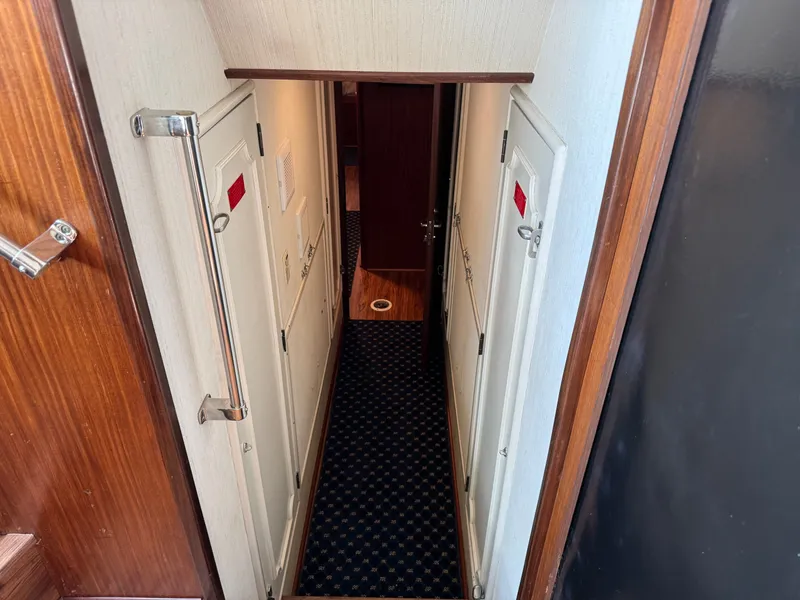 Slide: The Image of Hatteras 53 Extended Deck 1985 - 68