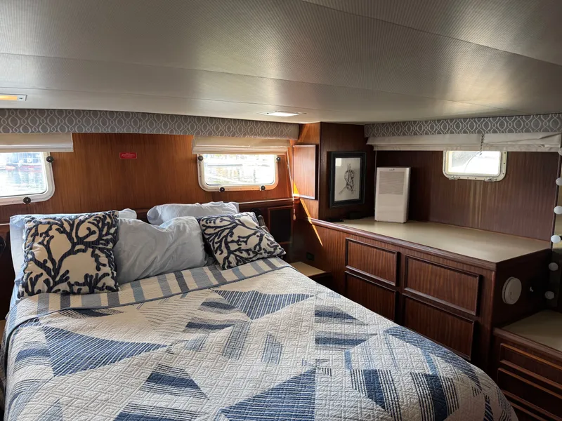 Slide: The Image of Hatteras 53 Extended Deck 1985 - 82