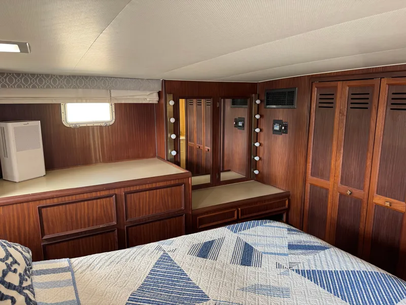 Slide: The Image of Hatteras 53 Extended Deck 1985 - 84