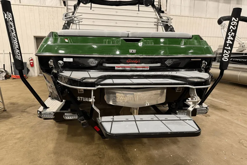 Slide: The Image of Malibu Wakesetter 2023 - 27