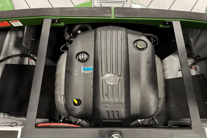 Slide: The Image of Malibu Wakesetter 20 VTX 2023 - 13