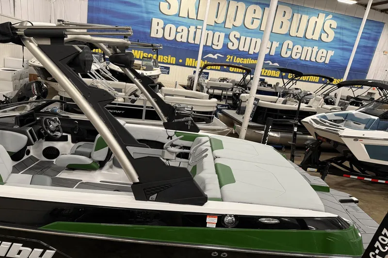 Slide: The Image of Malibu Wakesetter 20 VTX 2023 - 22