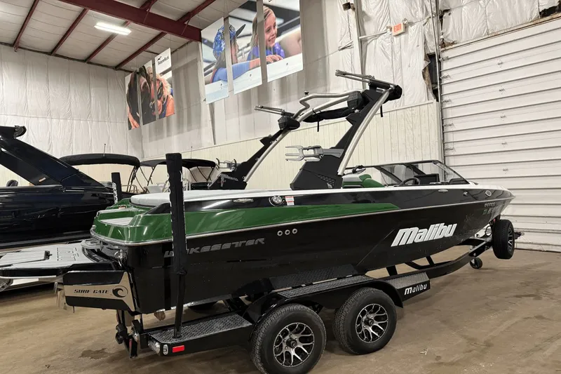 Slide: The Image of Malibu Wakesetter 20 VTX 2023 - 3