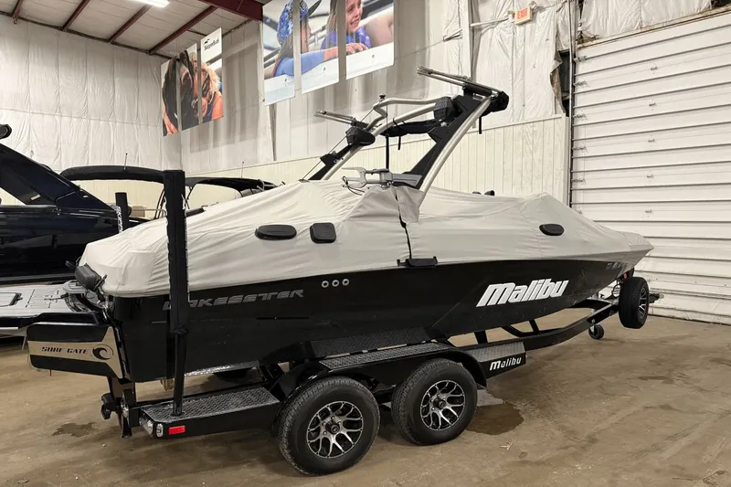 Slide: The Image of Malibu Wakesetter 20 VTX 2023 - 6