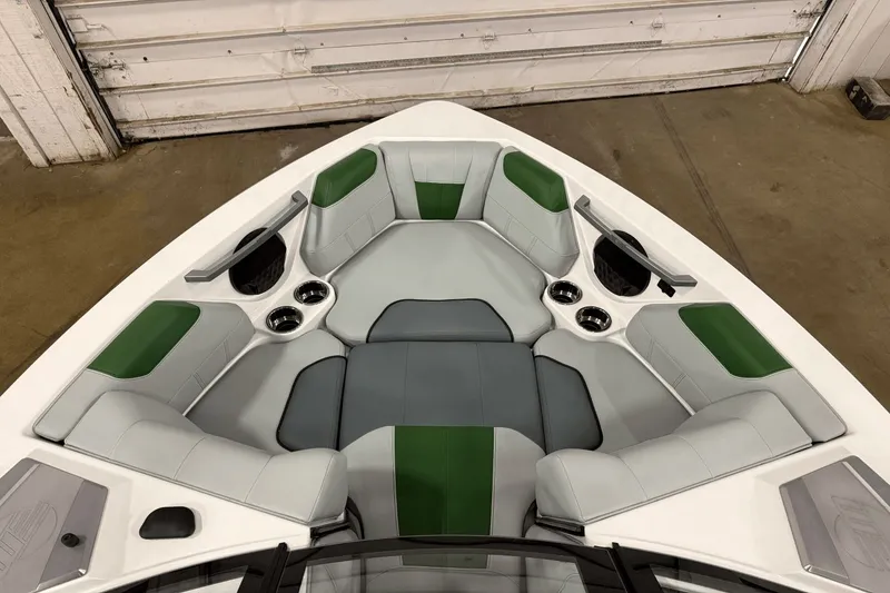 Slide: The Image of Malibu Wakesetter 20 VTX 2023 - 7