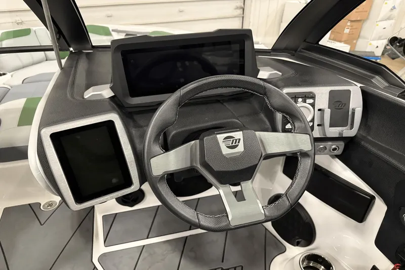 Slide: The Image of Malibu Wakesetter 20 VTX 2023 - 9