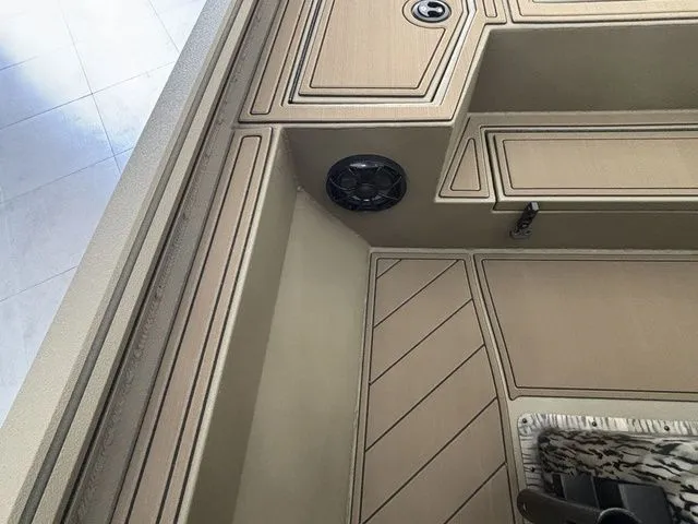 Slide: The Image of Thor LH1900CC w/ BayStar Steering Elite Package-Mo 2026 - 17