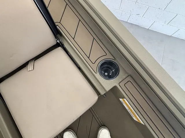 Slide: The Image of Thor LH1900CC w/ BayStar Steering Elite Package-Mo 2026 - 25