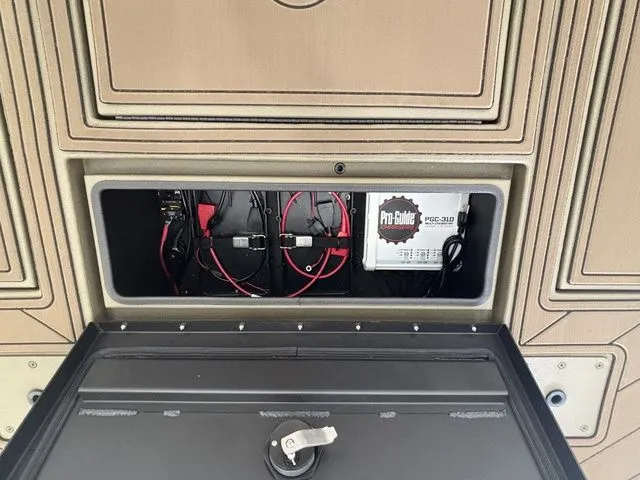 Slide: The Image of Thor LH1900CC w/ BayStar Steering Elite Package-Mo 2026 - 27