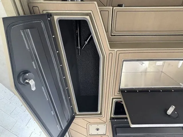 Slide: The Image of Thor LH1900CC w/ BayStar Steering Elite Package-Mo 2026 - 29