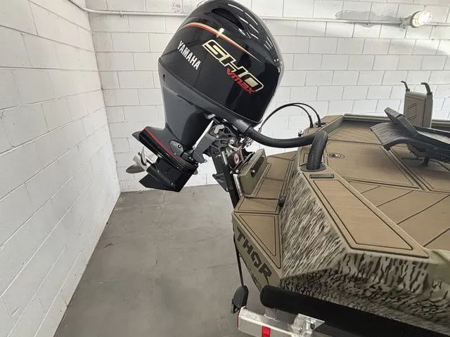 Slide: The Image of Thor LH1900CC w/ BayStar Steering Elite Package-Mo 2026 - 32