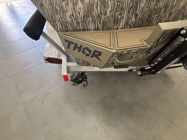 Slide: The Image of Thor LH1900CC w/ BayStar Steering Elite Package-Mo 2026 - 34