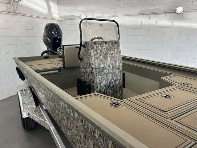 Slide: The Image of Thor LH1900CC w/ BayStar Steering Elite Package-Mo 2026 - 6