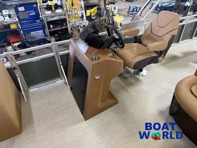 Slide: The Image of Tahoe Sport 2385 Rear Fish & Honda 4-Stroke EFI 2026 - 10