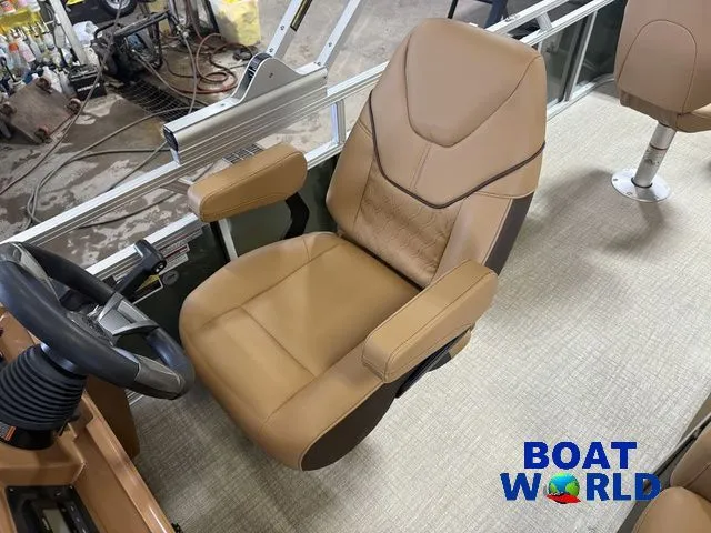 Slide: The Image of Tahoe Sport 2385 Rear Fish & Honda 4-Stroke EFI 2026 - 11