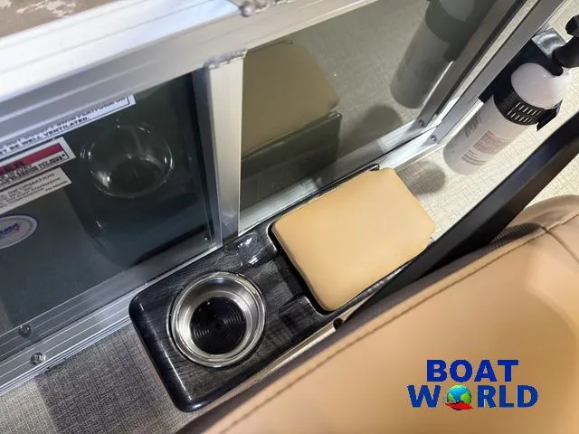 Slide: The Image of Tahoe Sport 2385 Rear Fish & Honda 4-Stroke EFI 2026 - 15