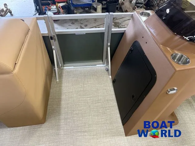 Slide: The Image of Tahoe Sport 2385 Rear Fish & Honda 4-Stroke EFI 2026 - 28