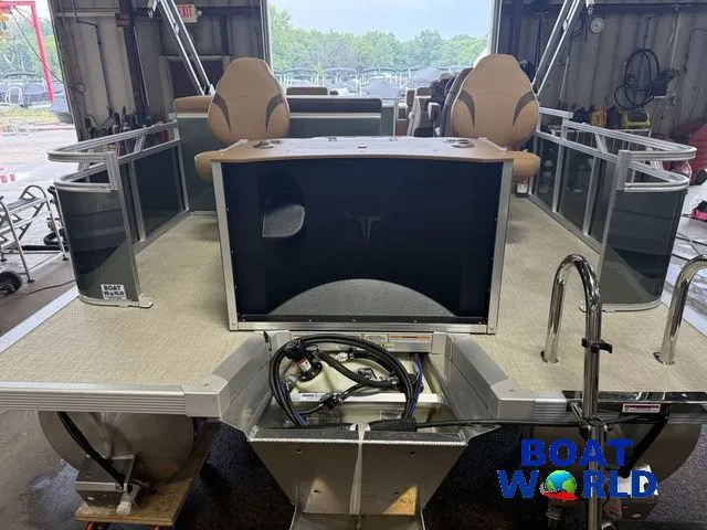 Slide: The Image of Tahoe Sport 2385 Rear Fish & Honda 4-Stroke EFI 2026 - 42