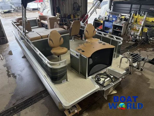 Slide: The Image of Tahoe Sport 2385 Rear Fish & Honda 4-Stroke EFI 2026 - 46