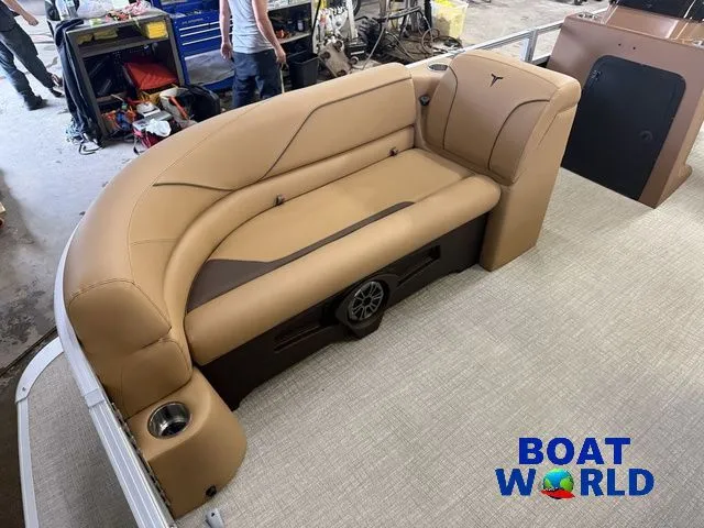 Slide: The Image of Tahoe Sport 2385 Rear Fish & Honda 4-Stroke EFI 2026 - 7