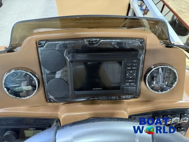 Slide: The Image of Tahoe Sport 2385 Rear Fish & Honda 4-Stroke EFI 2026 - 15