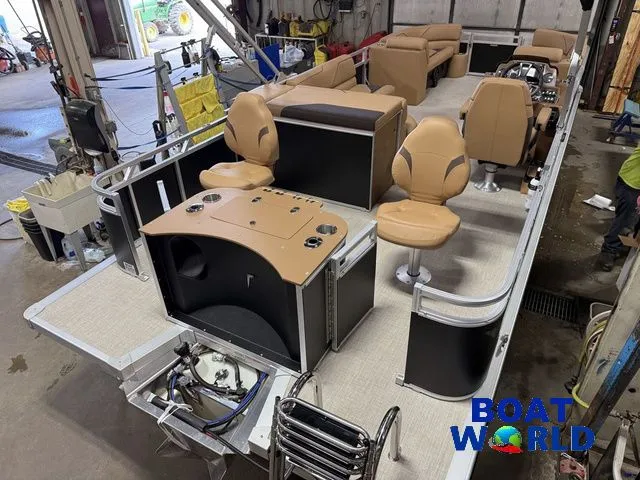 Slide: The Image of Tahoe Sport 2385 Rear Fish & Honda 4-Stroke EFI 2026 - 40