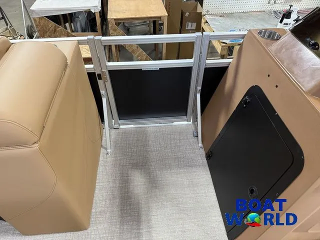 Slide: The Image of Tahoe Sport 2385 Rear Fish & Honda 4-Stroke EFI 2026 - 28