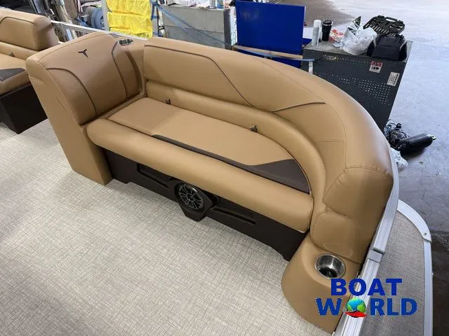 Slide: The Image of Tahoe Sport 2385 Rear Fish & Honda 4-Stroke EFI 2026 - 9