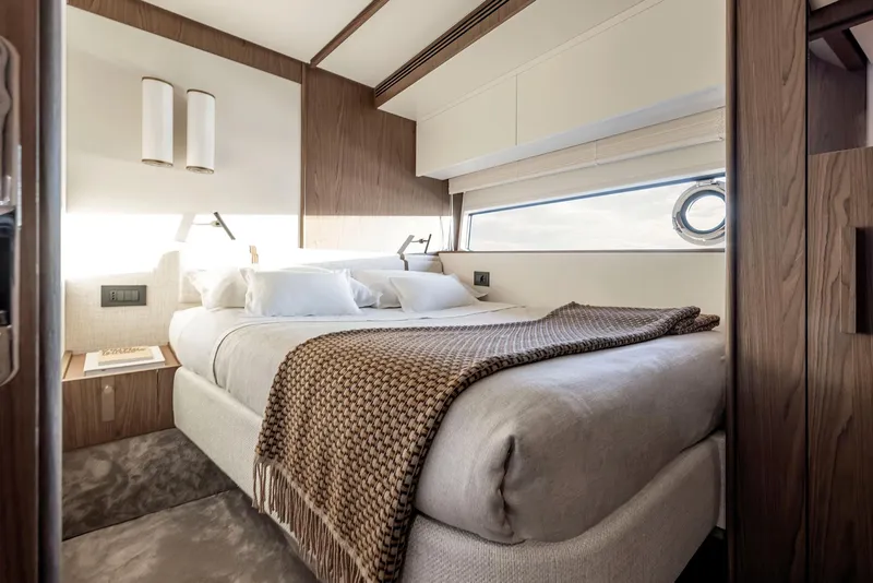 Slide: The Image of Azimut Fly 72 2026 - 53