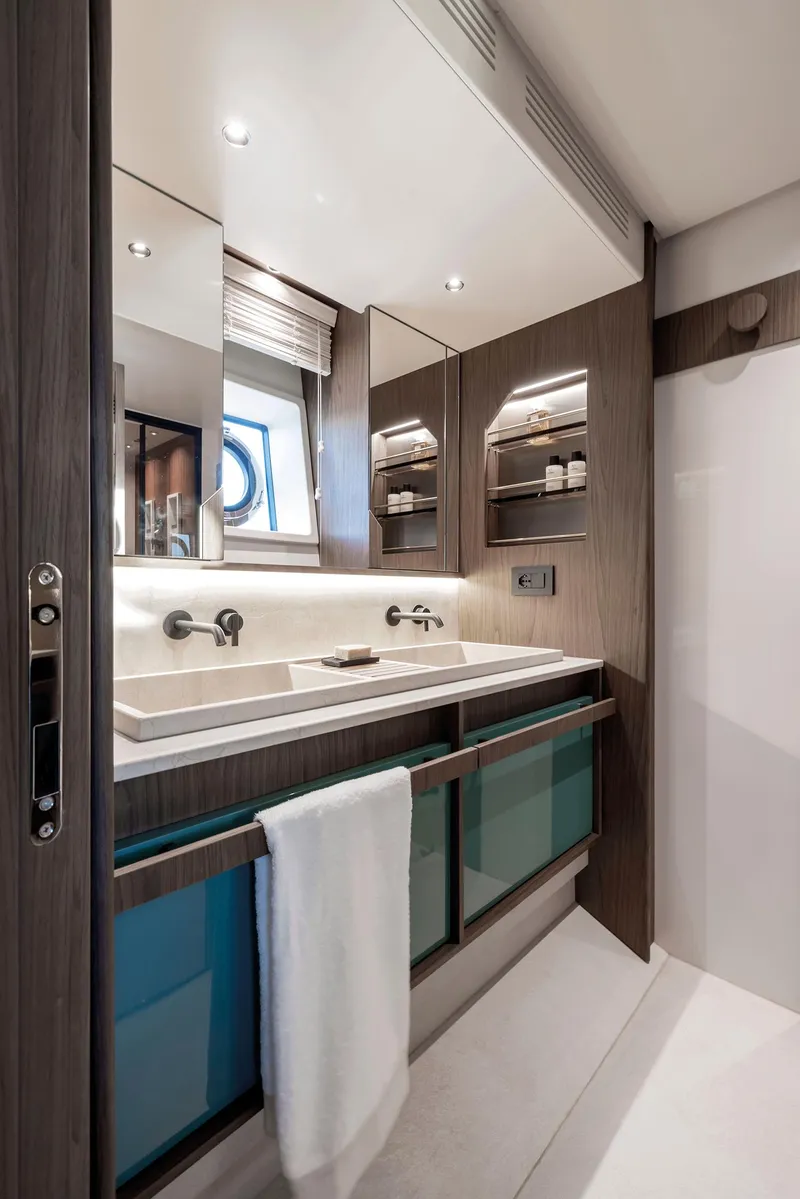 Slide: The Image of Azimut Fly 72 2026 - 58