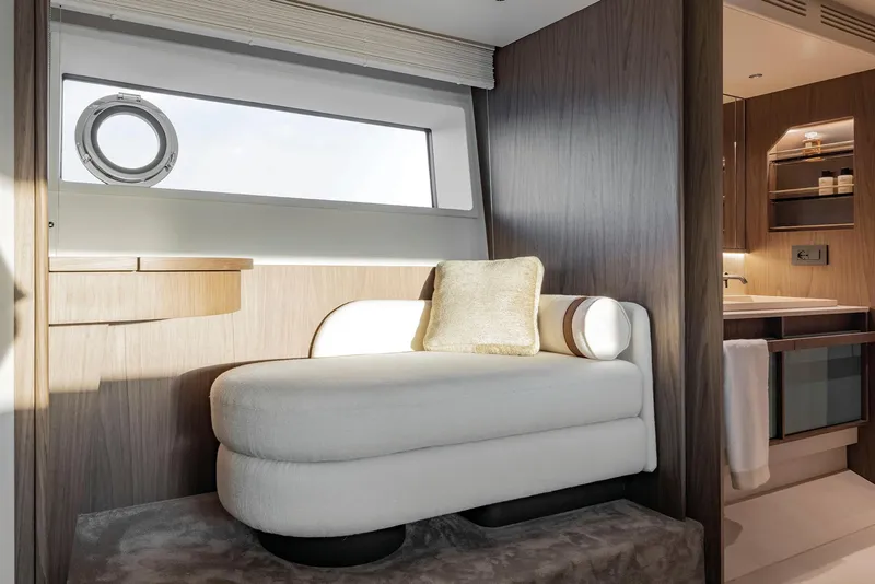 Slide: The Image of Azimut Fly 72 2026 - 59