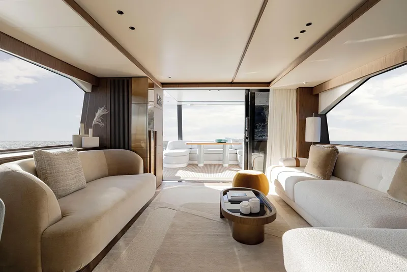 Slide: The Image of Azimut Fly 72 2026 - 67