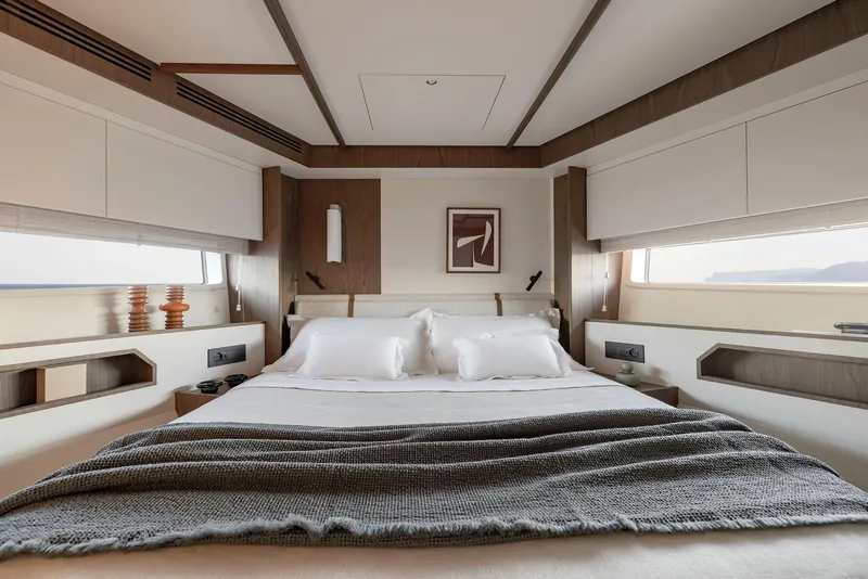 Slide: The Image of Azimut Fly 72 2026 - 73