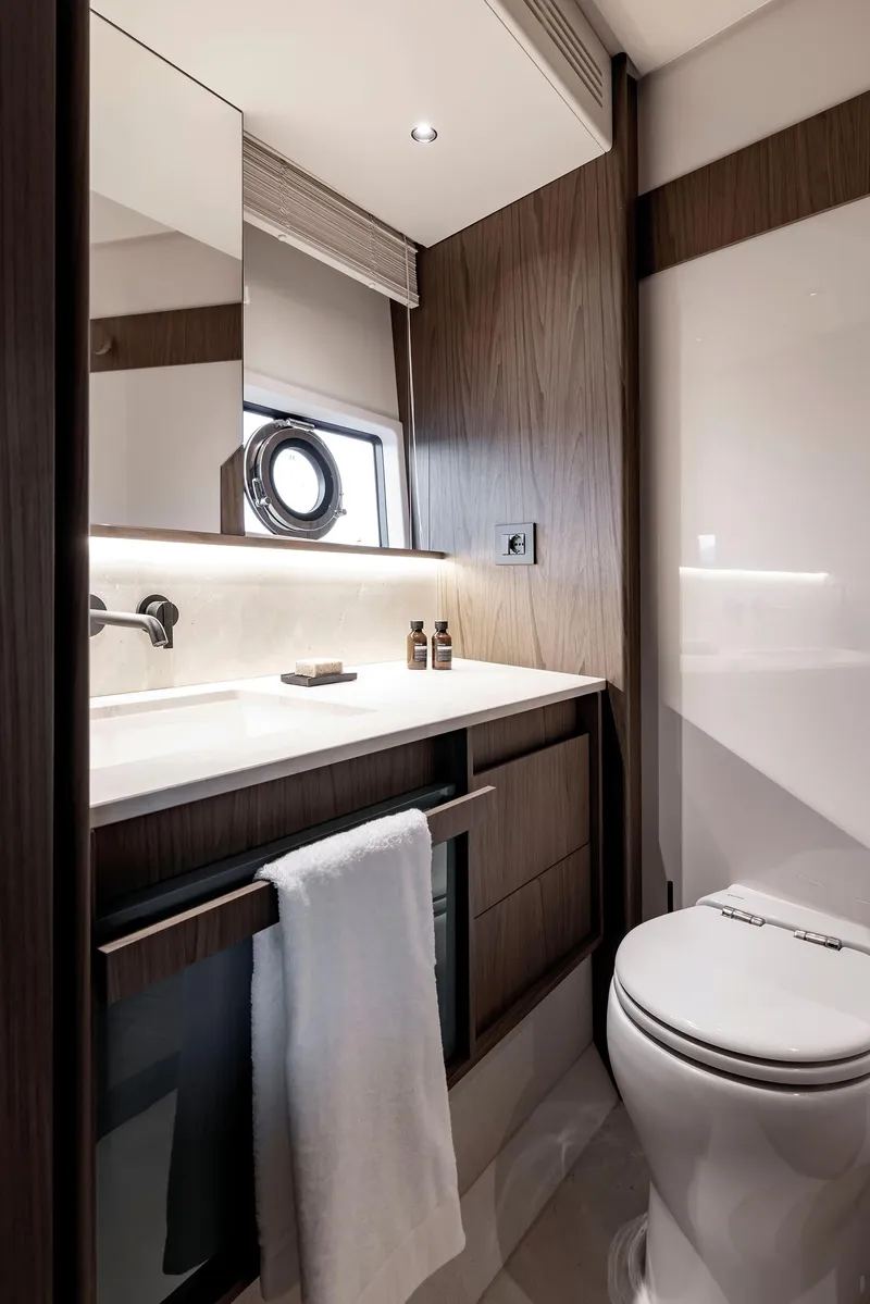 Slide: The Image of Azimut Fly 72 2026 - 76