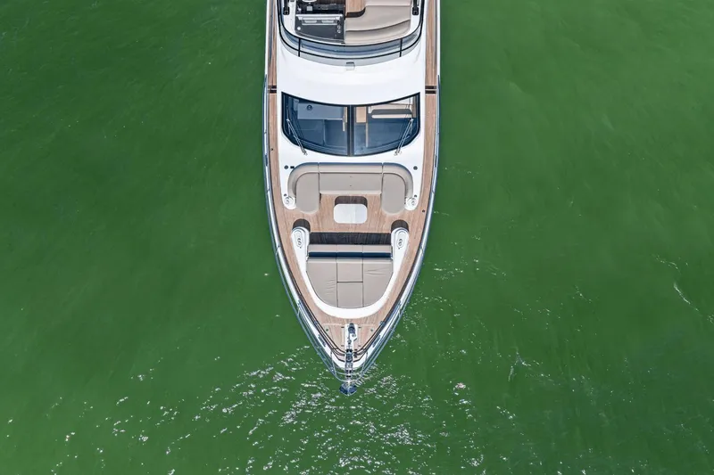 Slide: The Image of Azimut Fly 72 2026 - 81