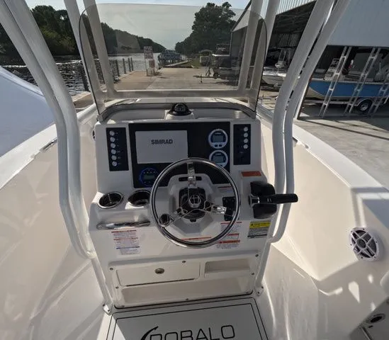 Slide: The Image of Robalo R200 In stock trailer included 2026 - 13