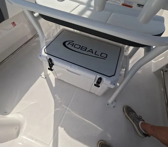 Slide: The Image of Robalo R200 In stock trailer included 2026 - 16