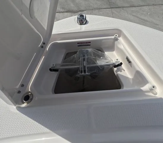 Slide: The Image of Robalo R200 In stock trailer included 2026 - 23