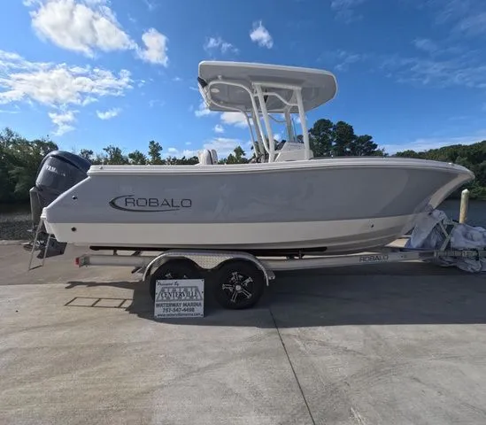 The Image of Robalo Center Console R230 In Stock Trailer Included 2026 - 1