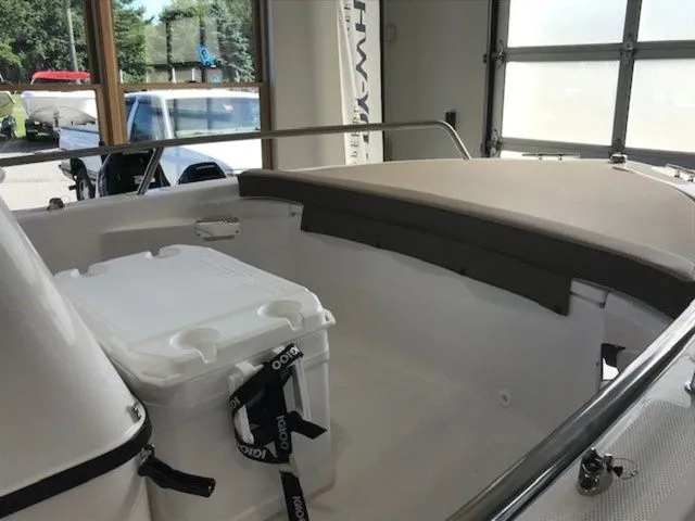 Slide: The Image of Edgewater 158CS 2025 - 7